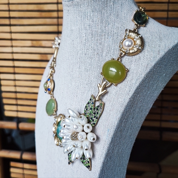 Brushed Gold Faux Pearls Cluster Ocean Theme Encrusted Stone Statement Necklace - Picture 6 of 15